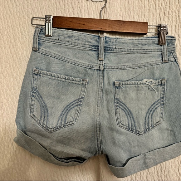 Hollister high waisted multi button shorts - Picture 2 of 2